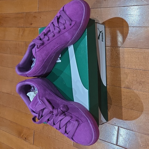 Puma Women's Vibrant Violet Suede Sneakers With Gummy Sole - Picture 4 of 10